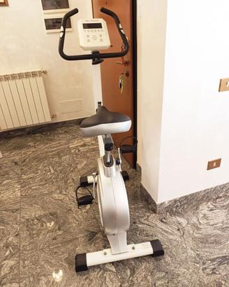 Cyclette solida e robusta