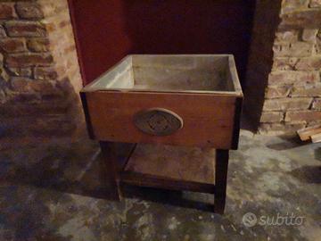 tavolino fioriera in legno