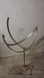 SUPPORTO metallico con 3 semicerchi incrociati