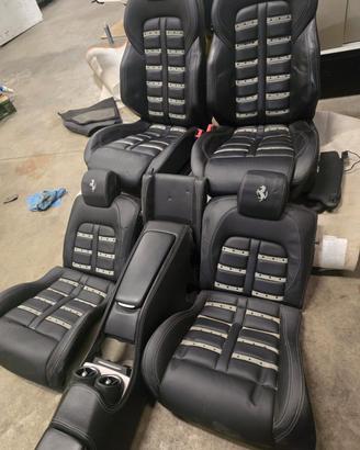 INTERNO COMPLETO IN PELLE NERA FERRARI FF F151