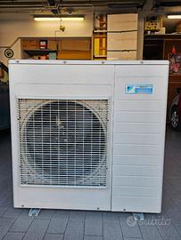 Condizionatore Daikin casa: motore esterno+4 split