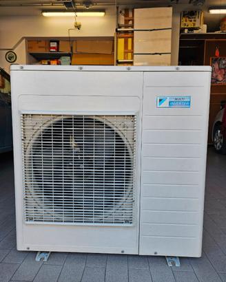 Condizionatore Daikin casa: motore esterno+4 split