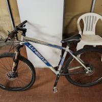  bici freni a disco una anche idraulici 