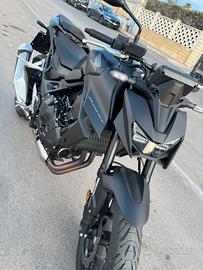 Honda hornet 750  2025. Depotenziata 35kw