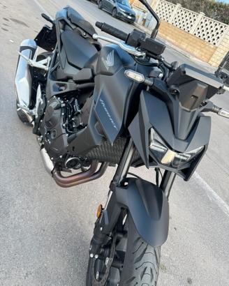 Honda hornet 750  2025. Depotenziata 35kw