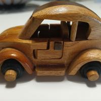 Modellino Volkswagen Maggiolino in legno