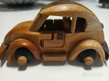 Modellino Volkswagen Maggiolino in legno