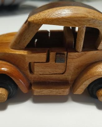 Modellino Volkswagen Maggiolino in legno