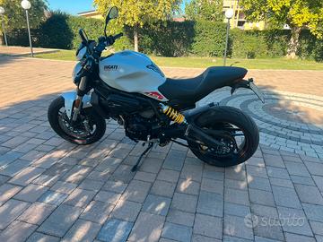 Ducati Monster 797+