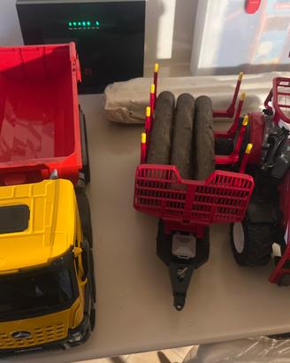 Camion e trattore bruder con rimorchio