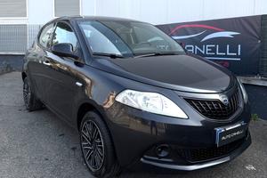 Lancia Ypsilon 1.0 FireFly 5 porte S&S Hybrid Silv