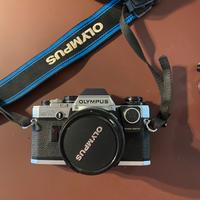 Macchina fotografica OLIMPUs OM10