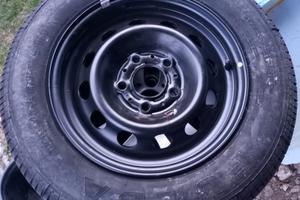 Cerchio in acciaio R 15 con copertone BMW