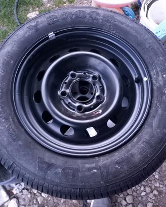 Cerchio in acciaio R 15 con copertone BMW