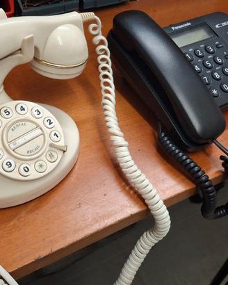 Telefoni