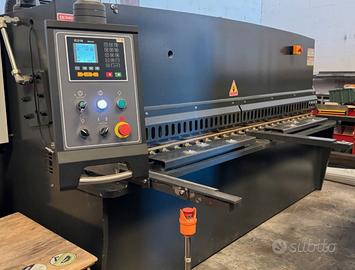 Cesoia lamiere 2500 mm anno 2024