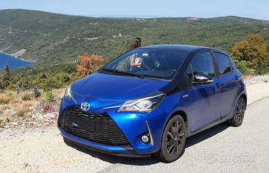 Toyota Yaris 1.5 Hybrid Trend del 2018 blu