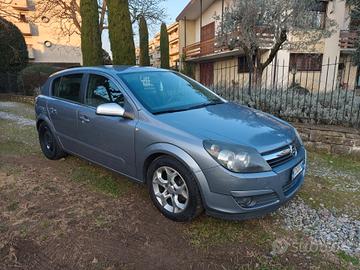 Opel Astra 1.4 16V Twinport 5 porte Cosmo