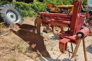 Aratro bivomere Sogema DUPAO 130 portato