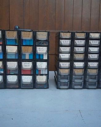 Cassettiera diodi zener + condensatori 60 cassetti