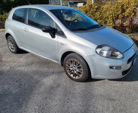 Fiat Punto evo 1.2 benzina guidabile da neopatenta