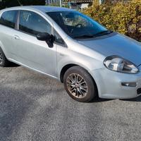 Fiat Punto evo 1.2 benzina guidabile da neopatenta