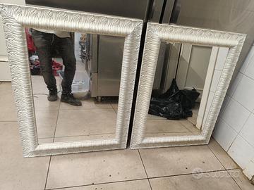 4  specchi con cornice in legno