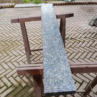 Davanzali in granito 