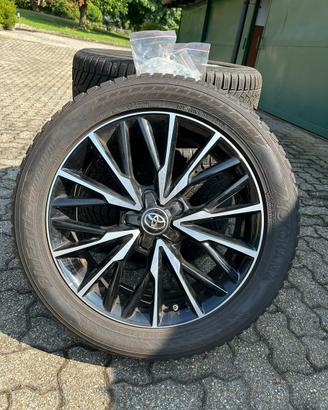 Treno pneumatici invernali +cerchi lega Toyota CHR