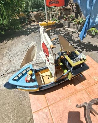 Barca pirata in legno