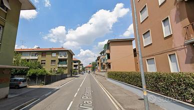 Trilocale con box auto a Monza