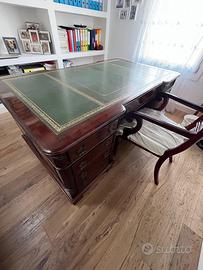 Scrivania stile inglese double face in mogano