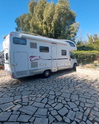 Camper mansardato