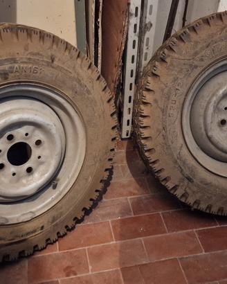 Coppia Cerchi e Pneumatici 5.20-12 CEAT Fiat 850