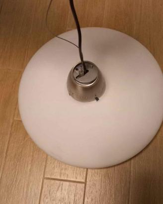 LAMPADARIO IN VETRO OPALINO E ACCIAIO MODERNO