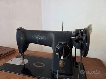 Macchina da cucire Singer 15M d'epoca a pedale