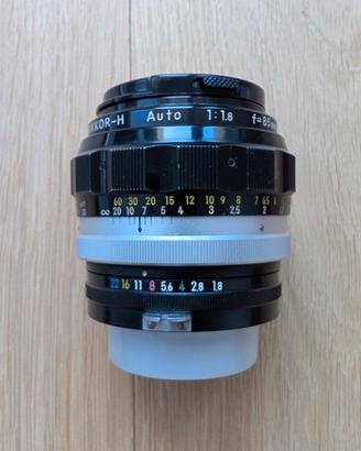 Nikon 85mm Nikkor-H 85/1.8