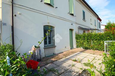5 LOCALI A CASTEL BOLOGNESE
