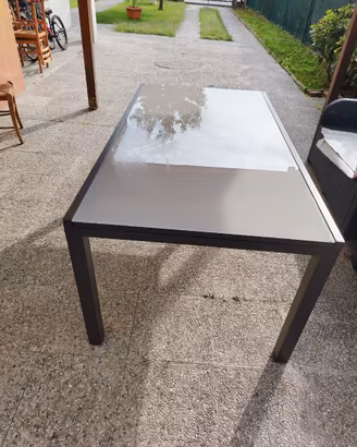 tavolo in vetro resistente  180cm si allunga a 460