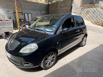 Lancia Ypsilon Tetto apribile