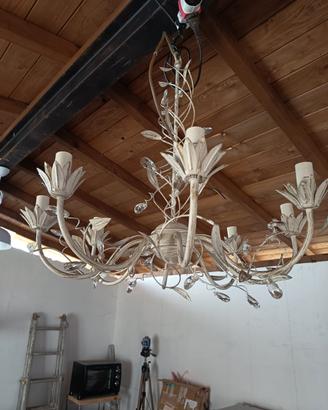 Lampadario stile floreale  