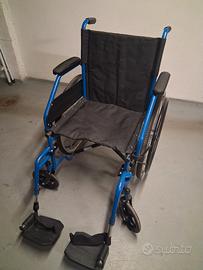 Sedia a rotelle completa di cuscino decubito