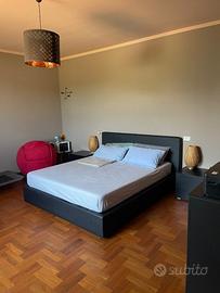 CAMERA da letto con mobili e accessori