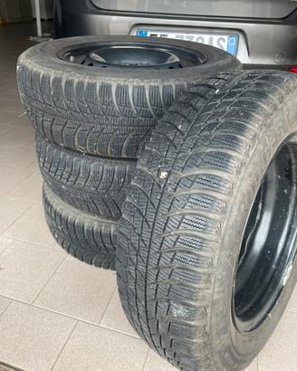 Pneumatici invernali 195/65R15  + cerchi 15”