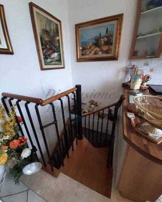 Appartamento di 115 m² con 4 locali e posto auto a