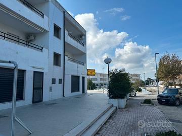 Casa con grande veranda al mare