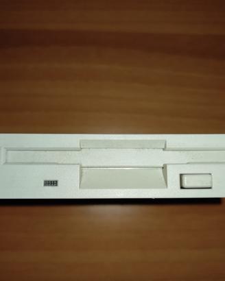 Floppy disk drive, Lettore DVD e Modem 56Kb