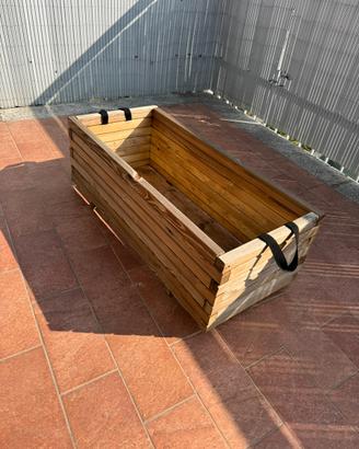 Portavasi in legno da esterno