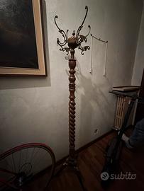 Appendiabiti d’antiquariato