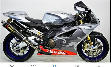 Aprilia rsv 1000 factory